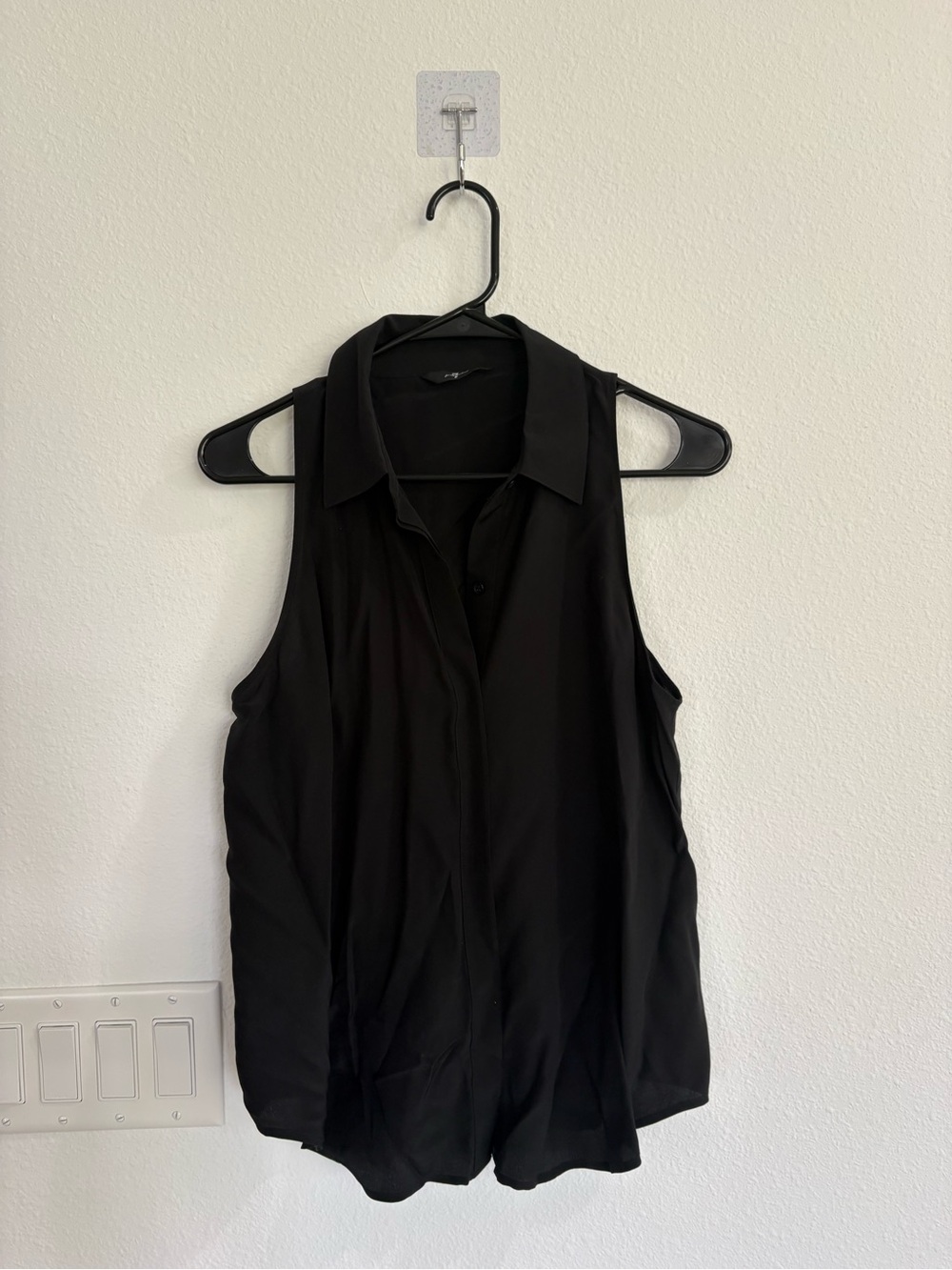 7 For All Mankind Black Sleeveless Button-Down Blouse